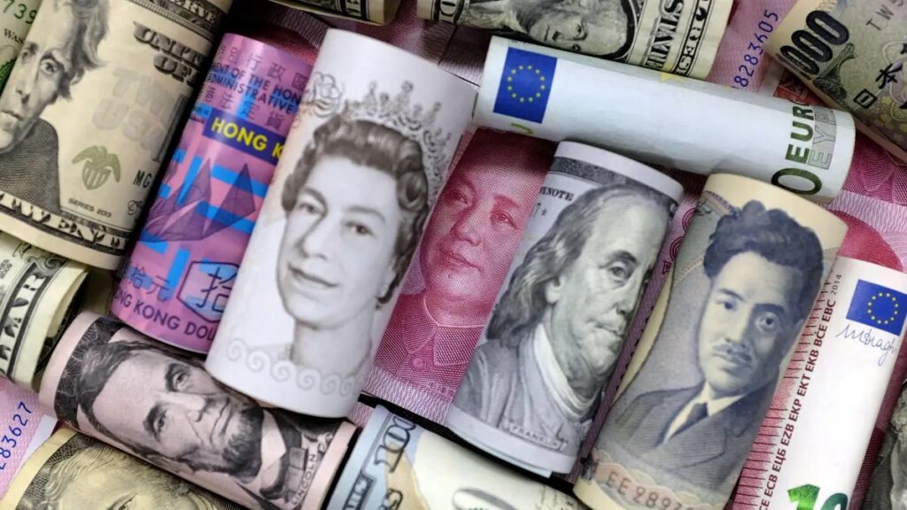 India’s forex reserves drop further, but still around record high of $704.9 billion