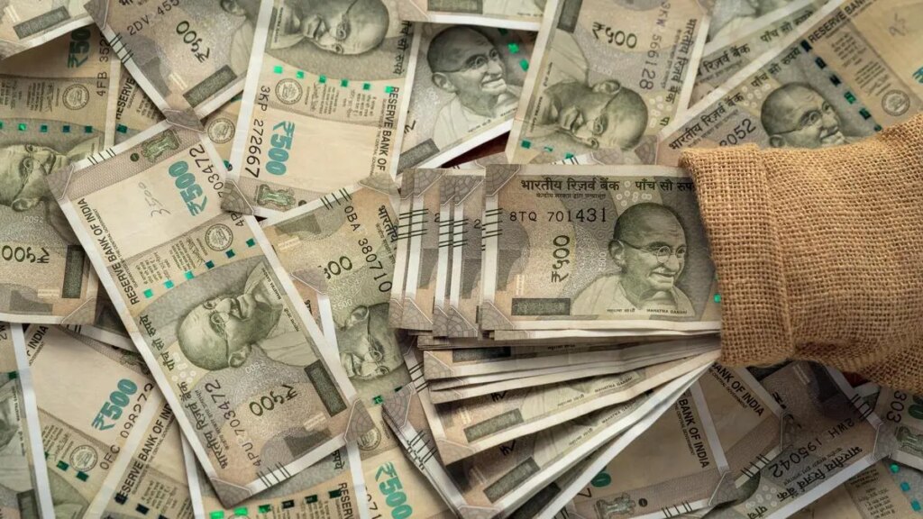 Rupee falls 30 paise to 95.94 against US dollar in early trade
