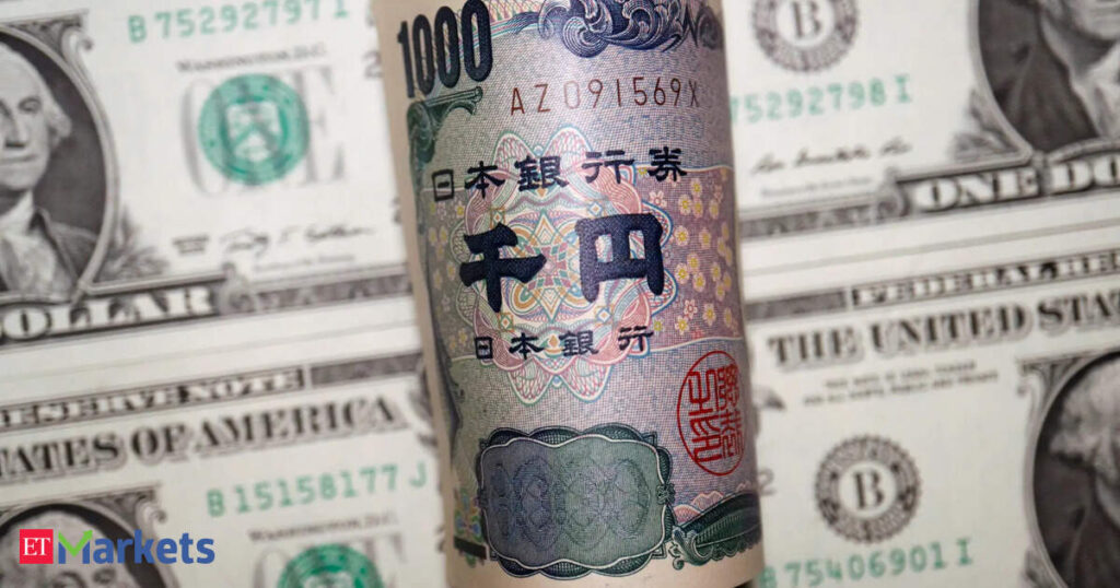 Yen records biggest weekly drop in over two months, dollar climbs for the week