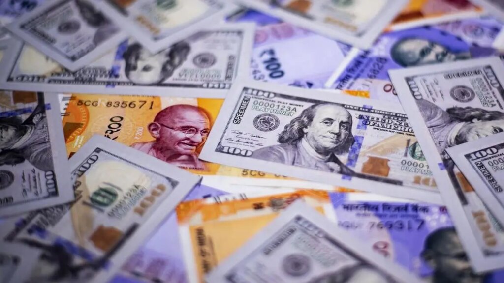 Rupee slips to one-month low of 95.62 per US dollar as oil pangs resurface