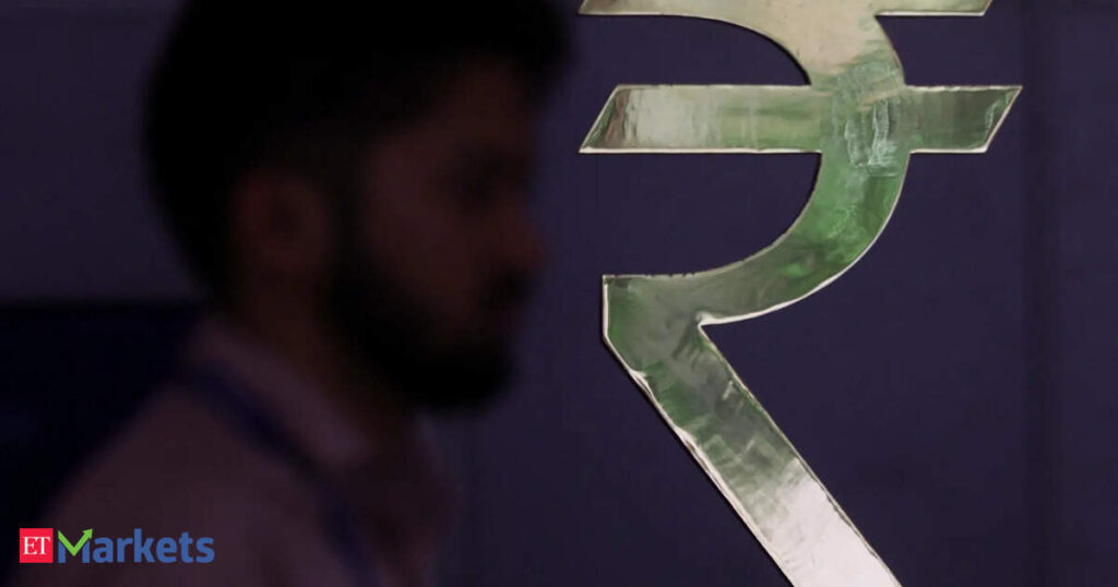 Rupee hits one-month closing high as oil slide outweighs RBI pause