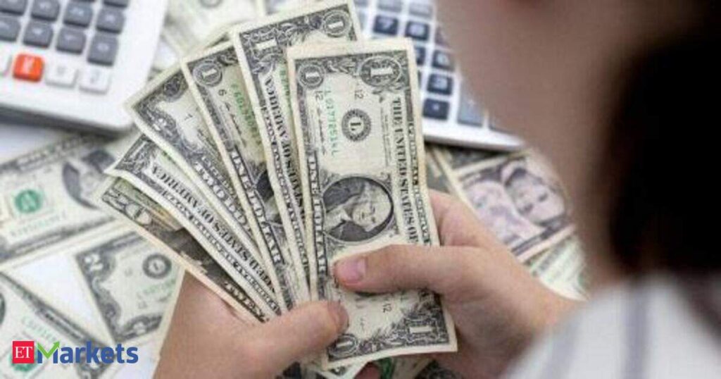 Dollar drops as weak US jobs data pushes out Fed hike expectations
