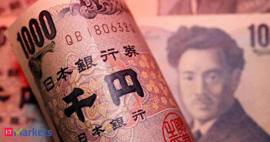 Yen’s slide to weekly loss prompts bets for another intervention