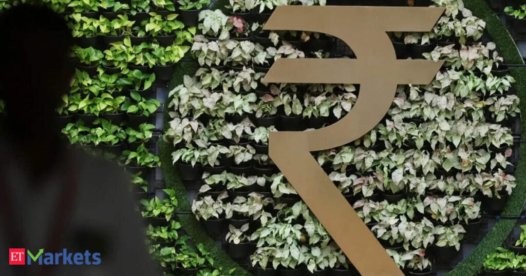 Rupee closes at 10-week high on strong inflows