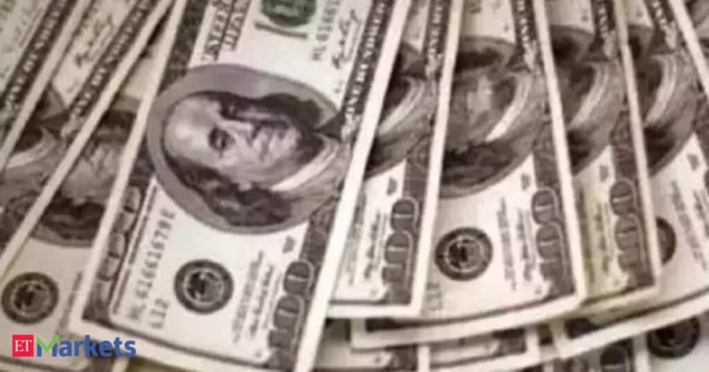 Indian diaspora deposits boost capital account to $33.5 billion surplus in July, RBI data shows