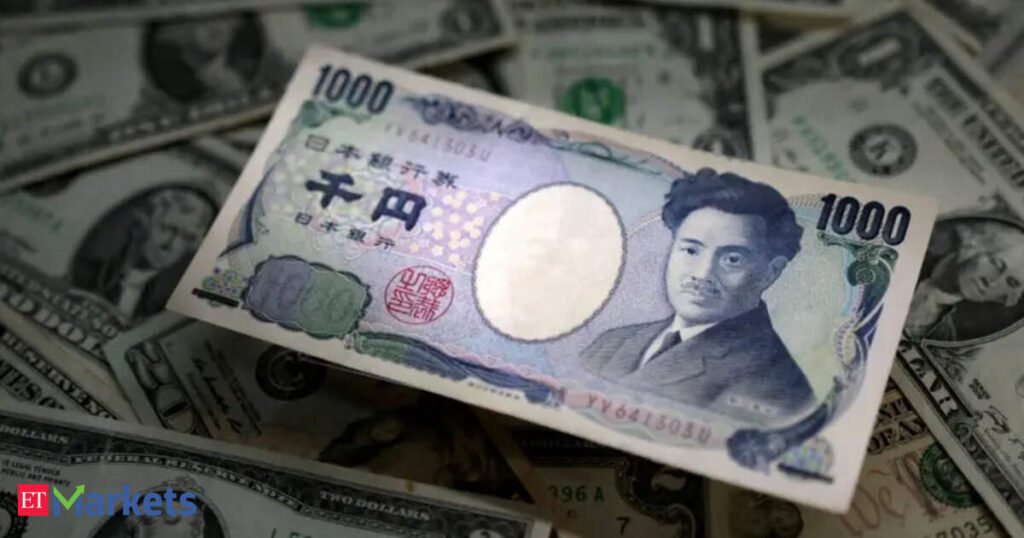 Yen weak ahead of BOJ decision; rate hike expected