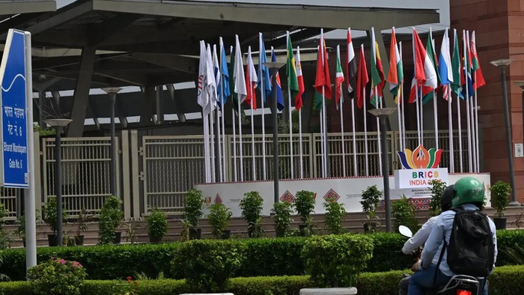 BRICS should deepen banking links to boost local currency trade: Experts